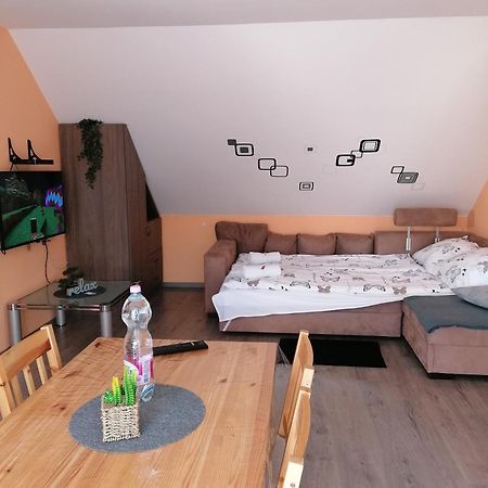 Zita Apartman Eger Bagian luar foto