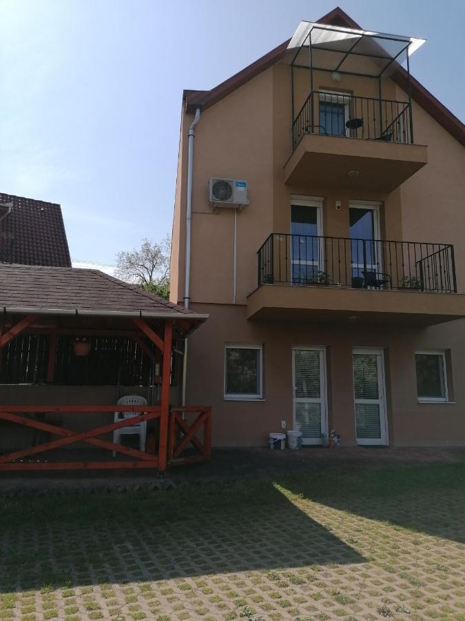 Zita Apartman Eger Bagian luar foto