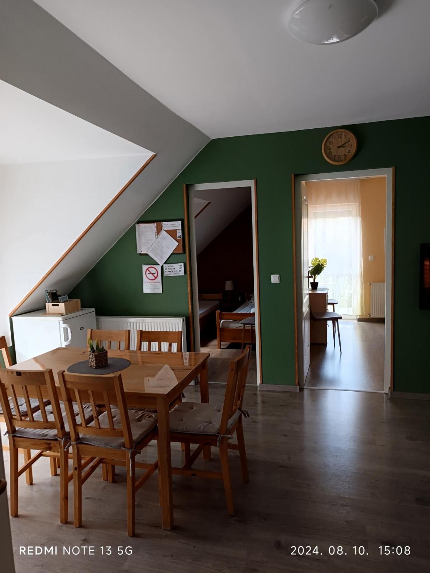 Zita Apartman Eger Ruang foto