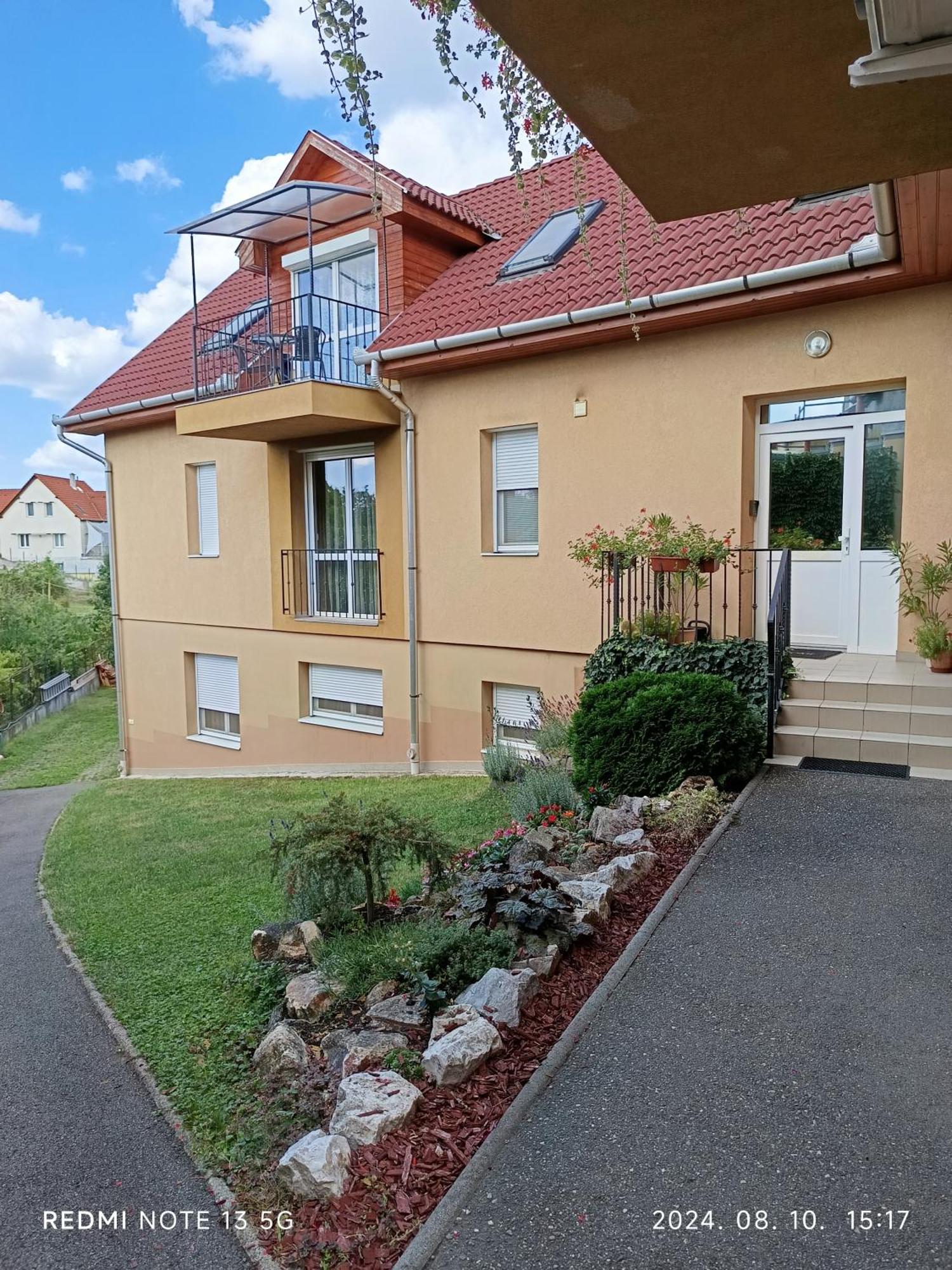 Zita Apartman Eger Bagian luar foto